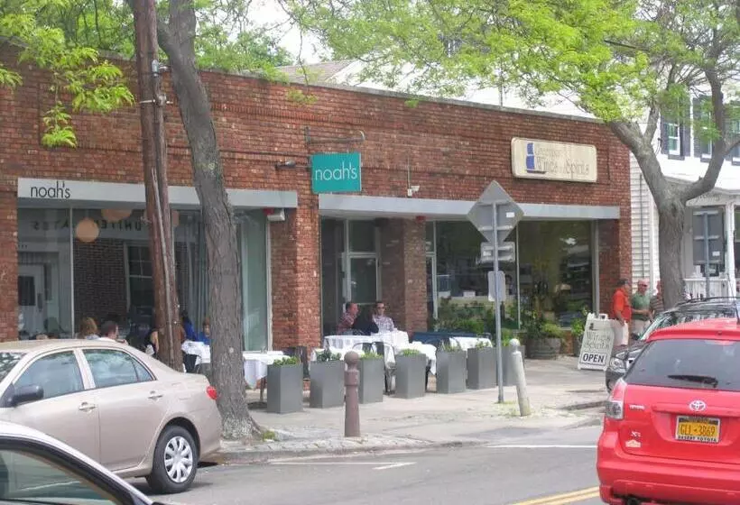 Arbor View House Bed And Breakfast