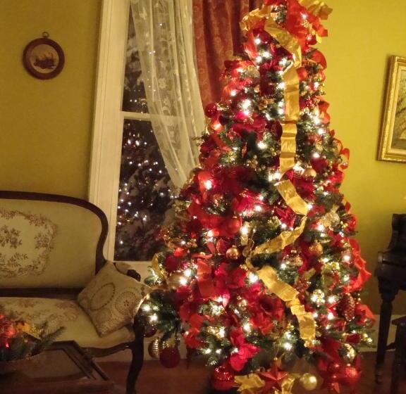 Arbor View House Bed And Breakfast