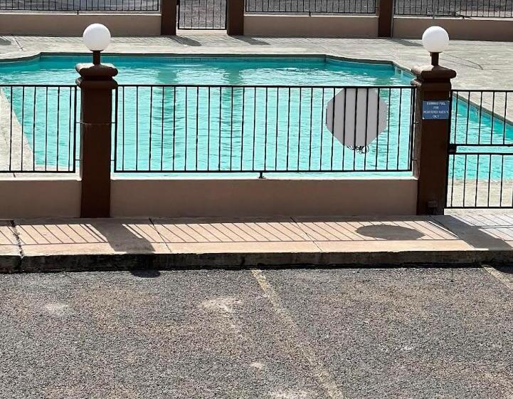 בית מלון כפרי Executive Inn Mercedes Weslaco