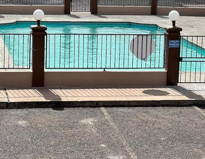 ホテル Executive Inn Mercedes Weslaco