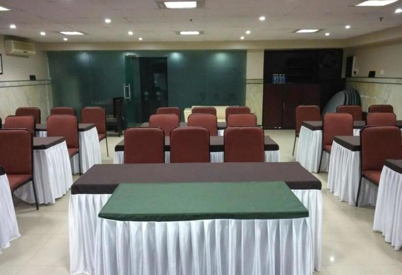 בית מלון כפרי Kingston