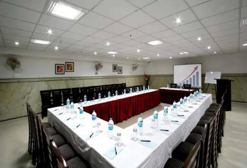 בית מלון כפרי Kingston