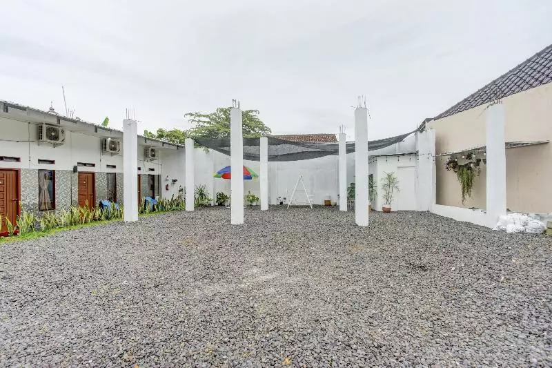 ホテル Oemah Ratu Hostel Syariah Redpartner