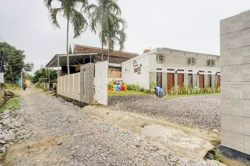ホテル Oemah Ratu Hostel Syariah Redpartner