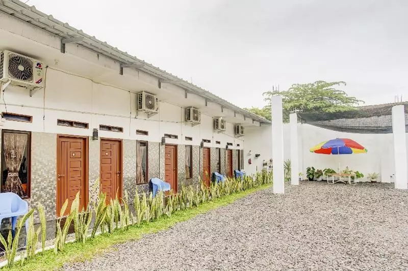 ホテル Oemah Ratu Hostel Syariah Redpartner