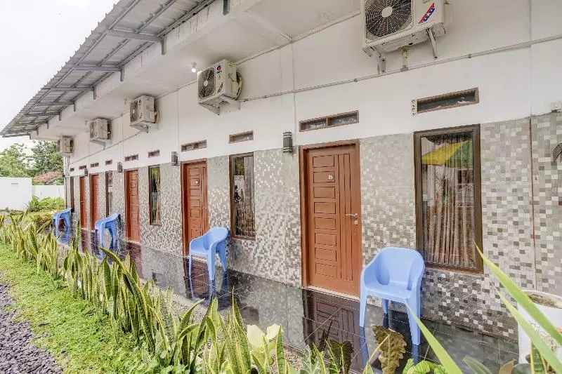 ホテル Oemah Ratu Hostel Syariah Redpartner