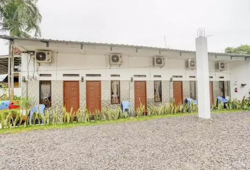 ホテル Oemah Ratu Hostel Syariah Redpartner