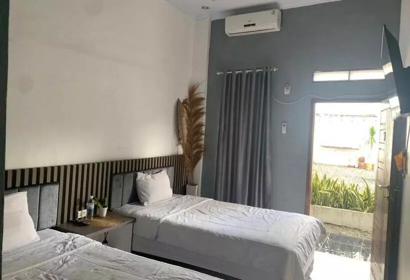 ホテル Oemah Ratu Hostel Syariah Redpartner