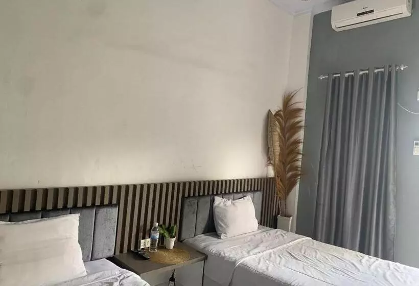 ホテル Oemah Ratu Hostel Syariah Redpartner
