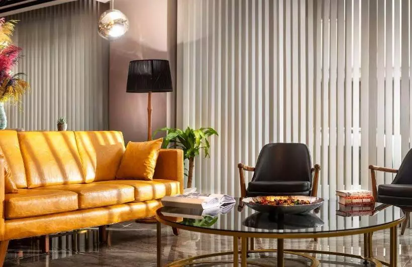 Hotel Bossuite Business