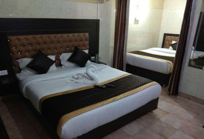 Goroomgo Hotel City Palace Nainital