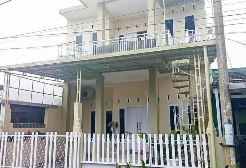 בית מלון כפרי Koolkost Male Syariah Near Taman Andhang Pangrenan Purwokerto