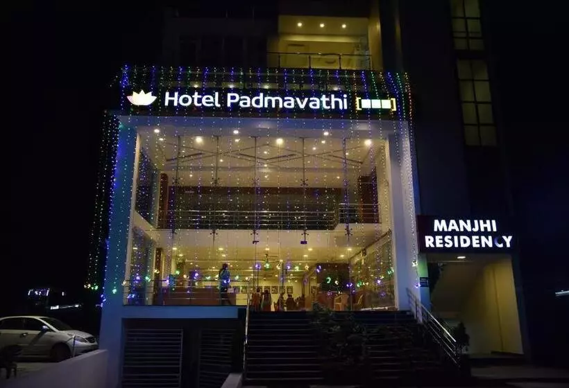 هتل Manjhi Residency