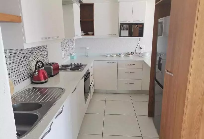 Hotelli Margate Beach Lodge