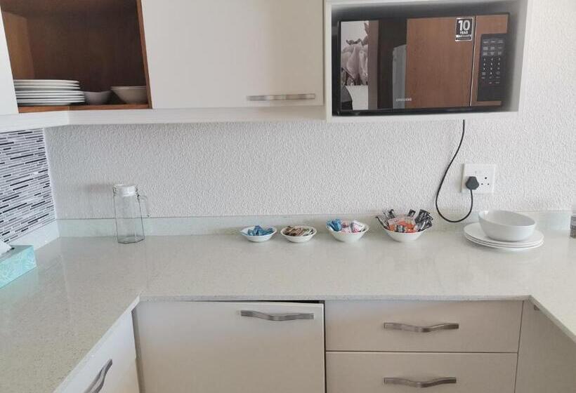 فندق Margate Beach Lodge