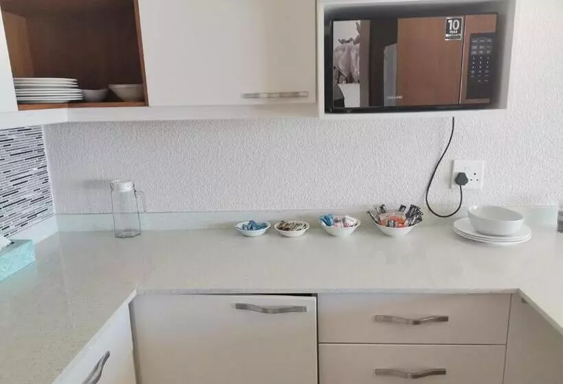 Hotelli Margate Beach Lodge