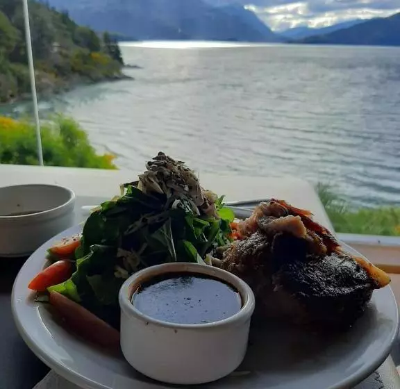 Hotelli Mascardi Park Lodge &