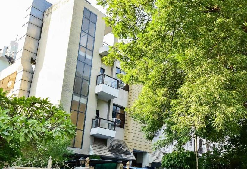 בית מלון כפרי Spot On Platinum Inn