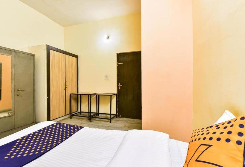 בית מלון כפרי Spot On Platinum Inn