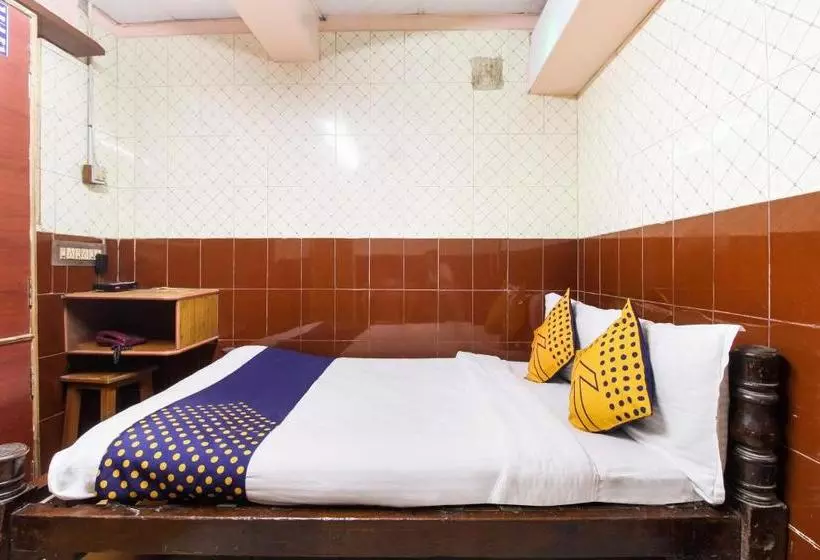 ホテル Spot On 76893 Sri Maruti Pilgrims House Srirangam