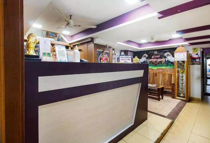 ホテル Spot On 76893 Sri Maruti Pilgrims House Srirangam