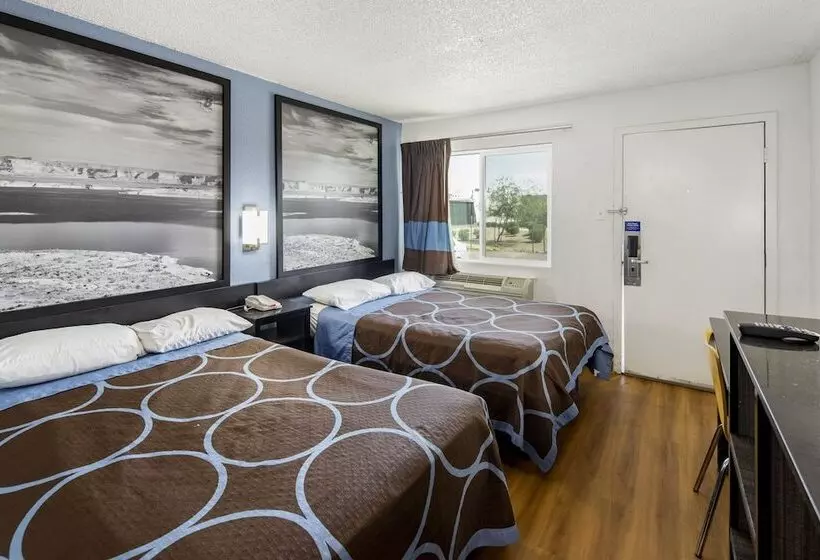 هتل Super 8 By Wyndham Phoenix West
