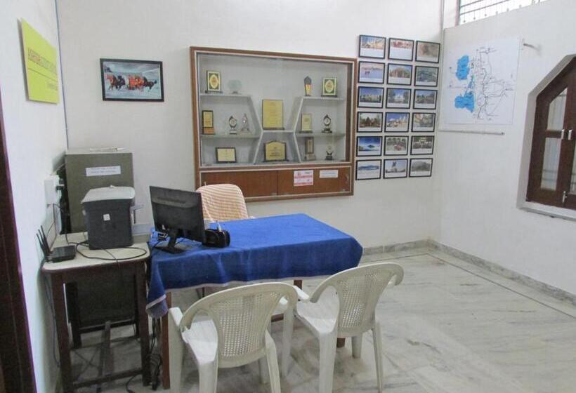هاستل Ashish Guest House Goverdhan Vilas