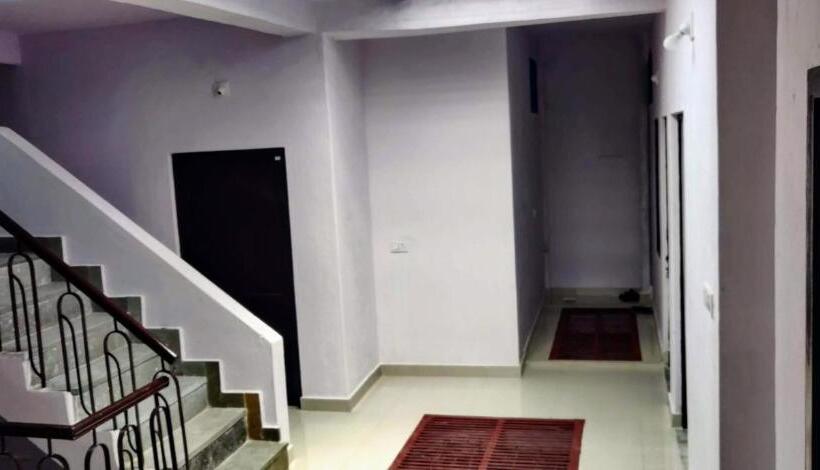 هاستل Ashish Guest House Goverdhan Vilas