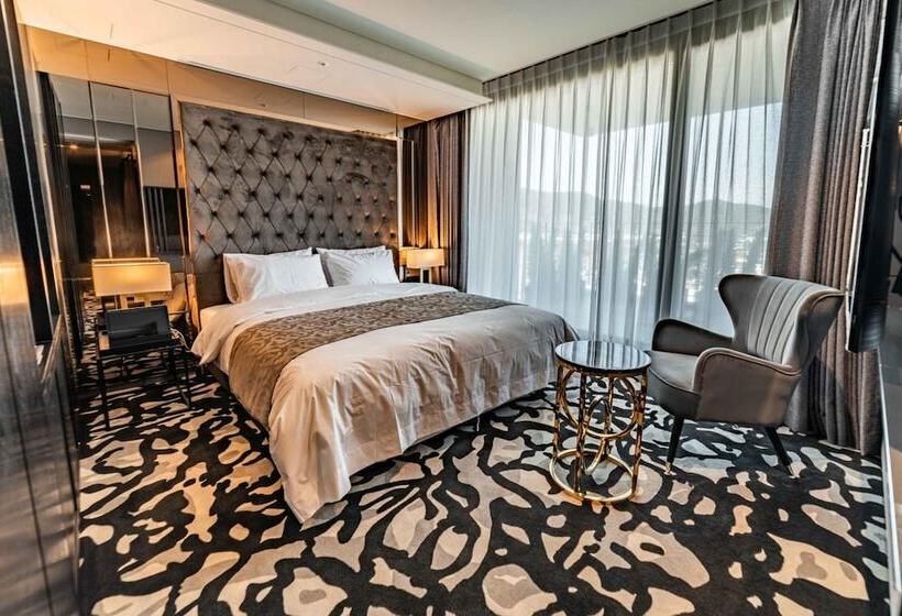 Best Louis Hamilton Hotel West Busan