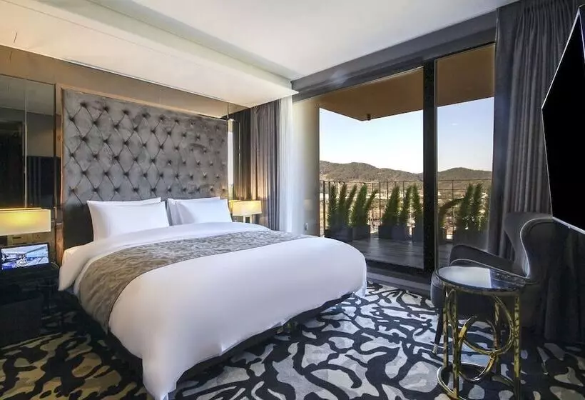 Best Louis Hamilton Hotel West Busan