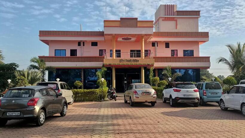 Hotel Nisarg Lodging And Restaurant