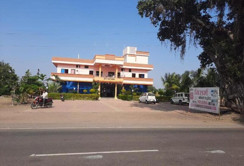 Hotel Nisarg Lodging And Restaurant