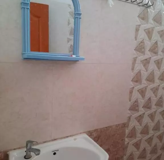 Hotelli Nisarg Lodging And Restaurant