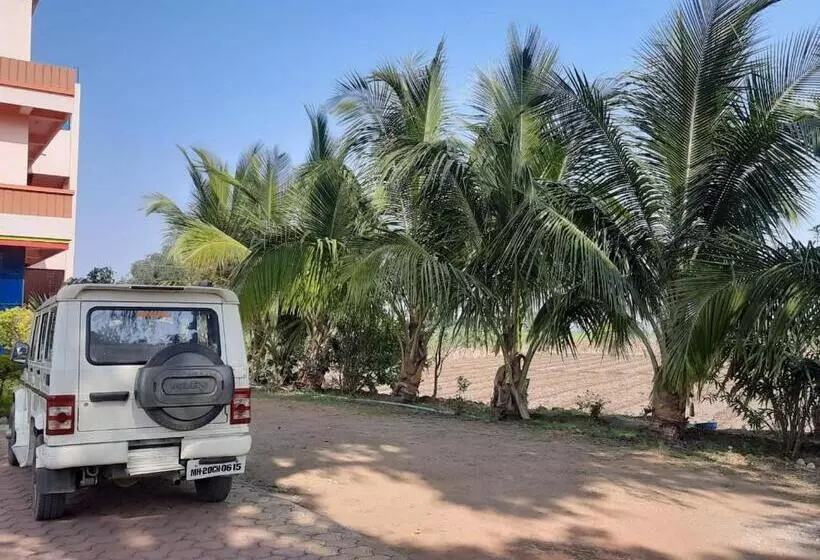 Hotelli Nisarg Lodging And Restaurant