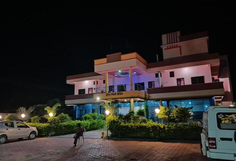 Hotel Nisarg Lodging And Restaurant