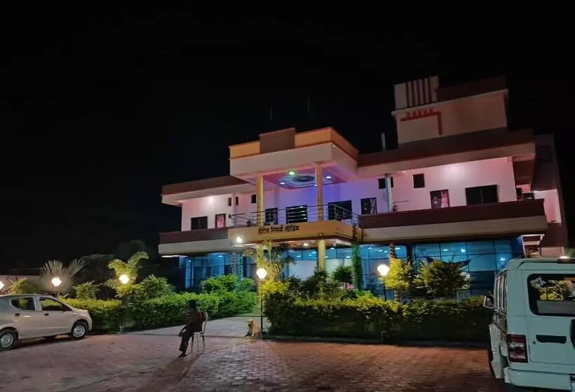 Hotelli Nisarg Lodging And Restaurant