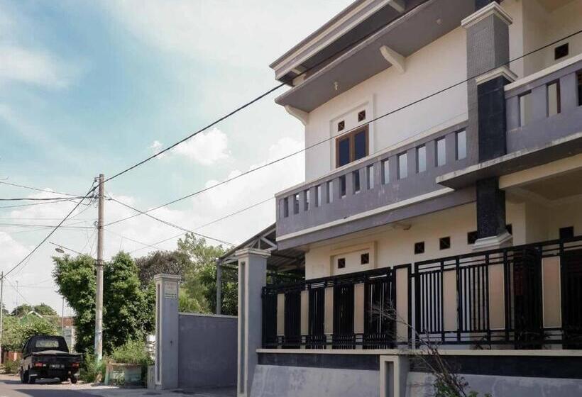 فندق Reddoorz Near Rsud Nganjuk