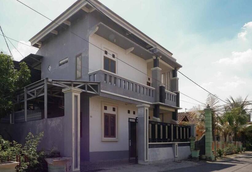 فندق Reddoorz Near Rsud Nganjuk