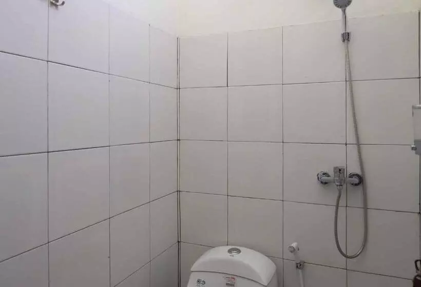 ホテル Reddoorz Near Rsud Nganjuk