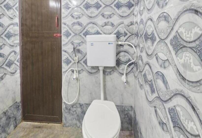 Hotel Staymaker Srk Paradise