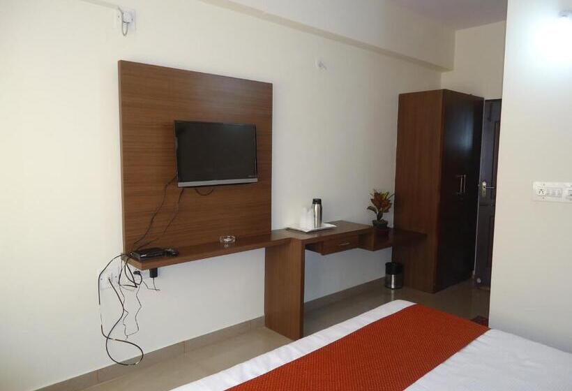 Hotel Staymaker Srk Paradise