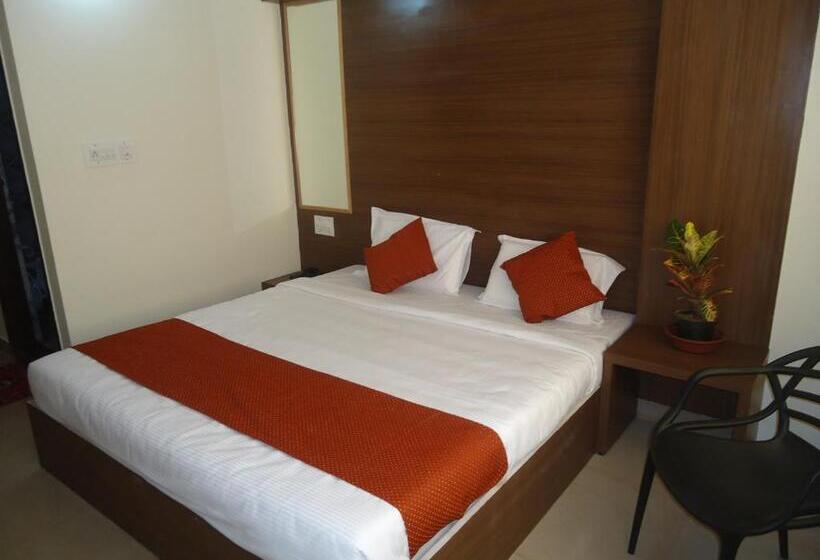 Hotel Staymaker Srk Paradise