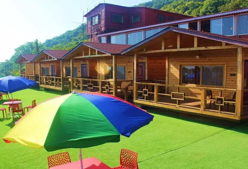 Oxygen Resorts Mahabaleshwar