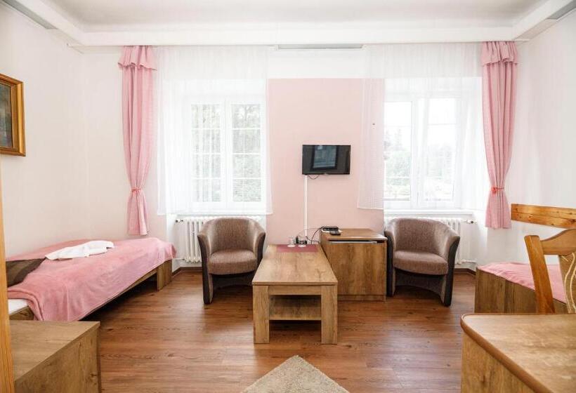 בית מלון כפרי Džbán