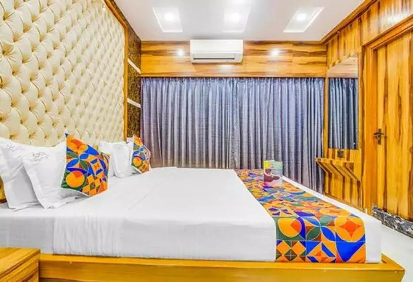 ホテル Treebo Orion Crystal