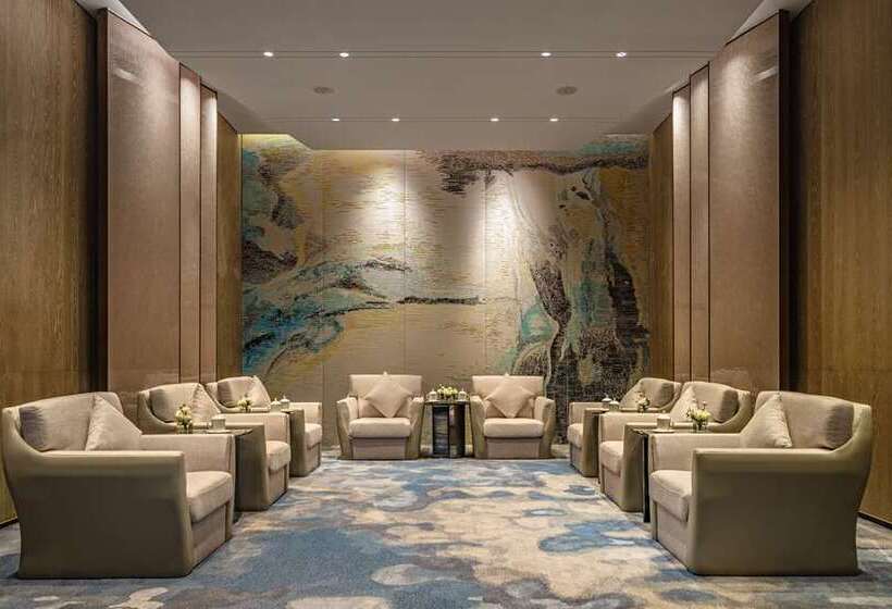 Отель Hilton Shenzhen World Exhibition & Convention Center