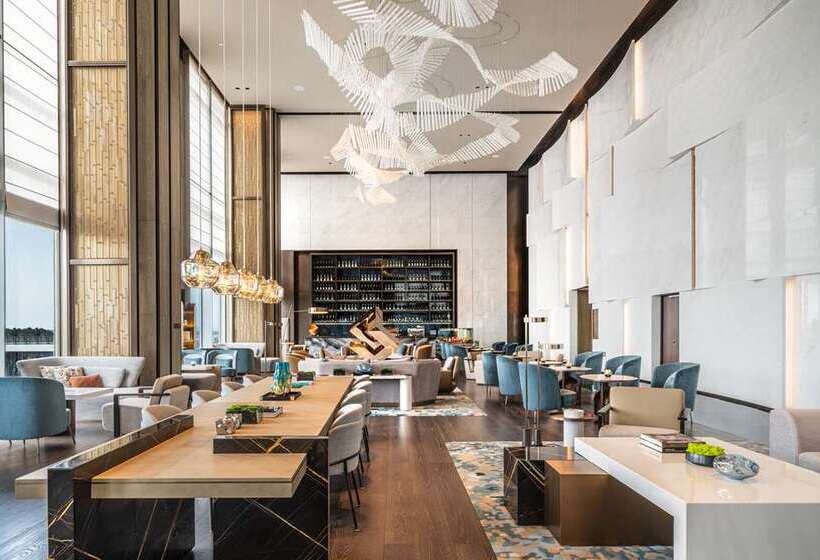 Отель Hilton Shenzhen World Exhibition & Convention Center