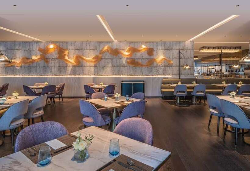 Отель Hilton Shenzhen World Exhibition & Convention Center