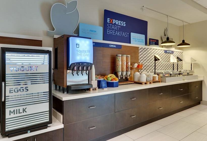 Отель Holiday Inn Express & Suites Dawsonville, An Ihg