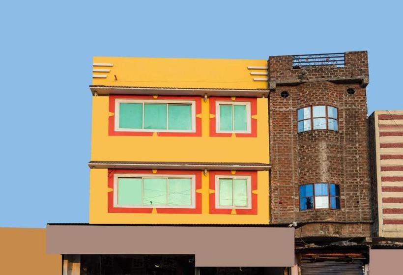 בית מלון כפרי Oyo 30888  Mahadev